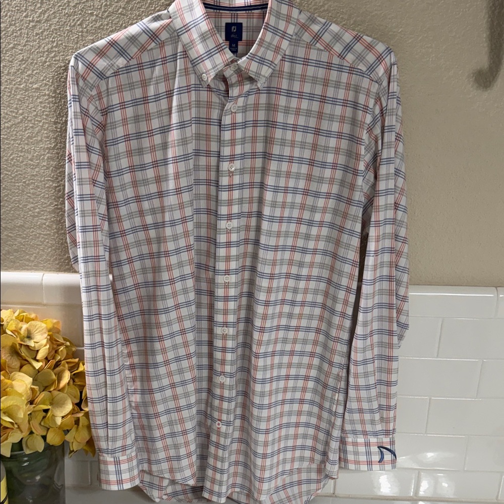 FootJoy Men’s button down Shirt. Medium . Like New cond.